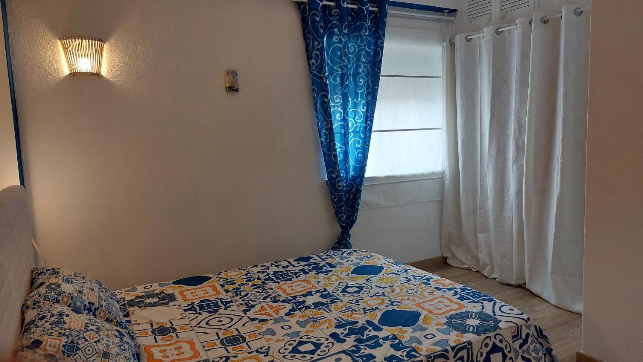 Appartamento Azulejos Em Portugal Quarteira Esterno foto